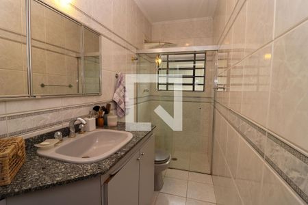 Casa à venda com 200m², 4 quartos e 2 vagasBanheiro