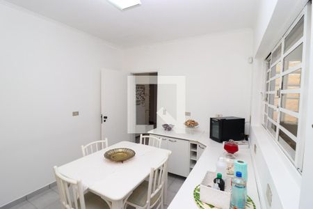 Casa à venda com 200m², 4 quartos e 2 vagasCopa