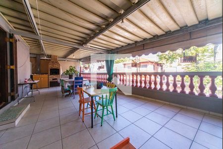 Casa à venda com 295m², 3 quartos e 3 vagas Casa à venda com 295m², 3 quartos e 3 vagasVaranda gourmet