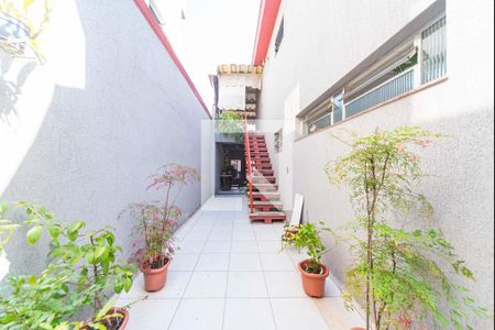 Casa à venda com 295m², 3 quartos e 3 vagas Casa à venda com 295m², 3 quartos e 3 vagasQuintal