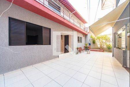 Casa à venda com 295m², 3 quartos e 3 vagas Casa à venda com 295m², 3 quartos e 3 vagasQuintal