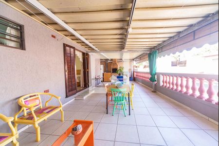 Casa à venda com 295m², 3 quartos e 3 vagas Casa à venda com 295m², 3 quartos e 3 vagasVaranda gourmet