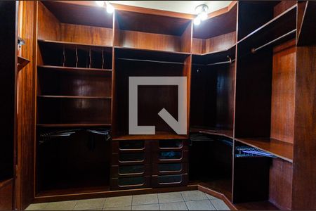 Casa de condomínio à venda com 675m², 7 quartos e 6 vagas Casa de condomínio à venda com 675m², 7 quartos e 6 vagasSuite