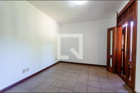 suite de casa de condomínio à venda com 7 quartos, 675m² em Largo da Batalha, Niterói