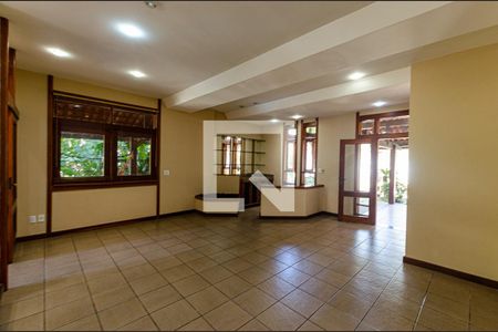 sala de casa de condomínio à venda com 7 quartos, 675m² em Largo da Batalha, Niterói