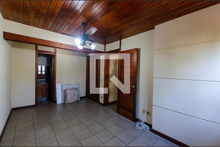 Casa de condomínio à venda com 675m², 7 quartos e 6 vagas Casa de condomínio à venda com 675m², 7 quartos e 6 vagasQuarto