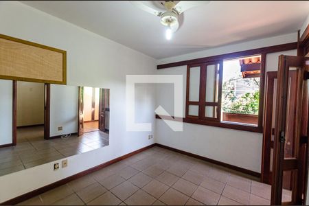 Casa de condomínio à venda com 675m², 7 quartos e 6 vagas Casa de condomínio à venda com 675m², 7 quartos e 6 vagassuite