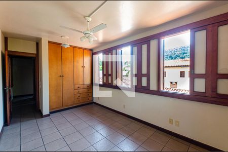 Casa de condomínio à venda com 675m², 7 quartos e 6 vagas Casa de condomínio à venda com 675m², 7 quartos e 6 vagasQuarto