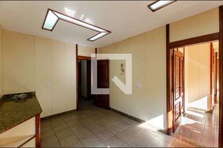 Casa de condomínio à venda com 675m², 7 quartos e 6 vagas Casa de condomínio à venda com 675m², 7 quartos e 6 vagasCozinha