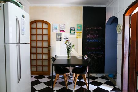 Casa à venda com 245m², 5 quartos e 4 vagas Casa à venda com 245m², 5 quartos e 4 vagasCozinha