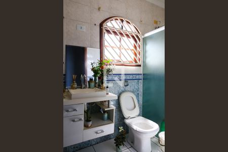 Casa à venda com 245m², 5 quartos e 4 vagas Casa à venda com 245m², 5 quartos e 4 vagasBanheiro Social