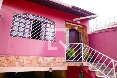 Casa à venda com 245m², 5 quartos e 4 vagas Casa à venda com 245m², 5 quartos e 4 vagasFachada