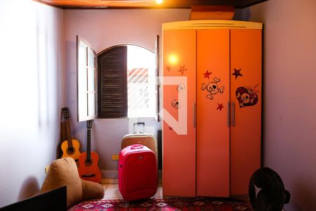 Casa à venda com 245m², 5 quartos e 4 vagas Casa à venda com 245m², 5 quartos e 4 vagasQuarto 3