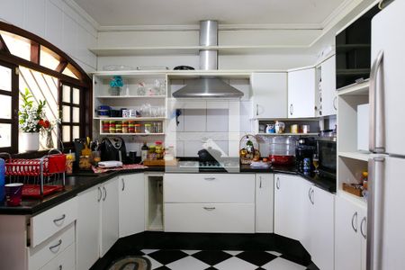 Casa à venda com 245m², 5 quartos e 4 vagas Casa à venda com 245m², 5 quartos e 4 vagasCozinha