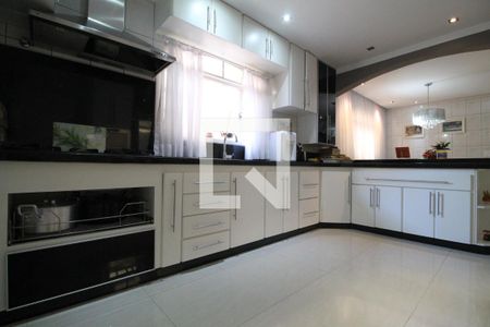 Casa à venda com 200m², 4 quartos e 2 vagasCozinha - Armários