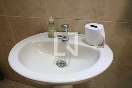 Casa à venda com 200m², 4 quartos e 2 vagasBanheiro 2