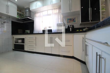 Casa à venda com 200m², 4 quartos e 2 vagasCozinha - Armários