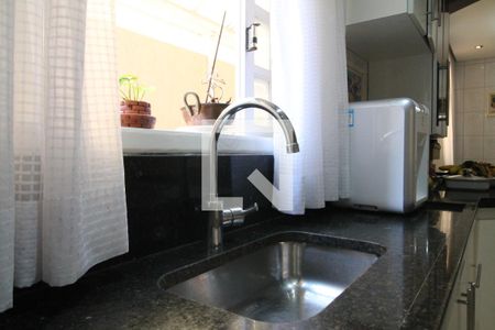 Casa à venda com 200m², 4 quartos e 2 vagasCozinha - Torneira