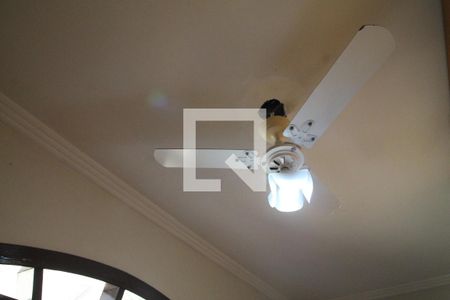 Casa à venda com 200m², 4 quartos e 2 vagasQuarto 2  