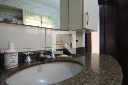 Casa à venda com 200m², 4 quartos e 2 vagasBanheiro da Suíte 1