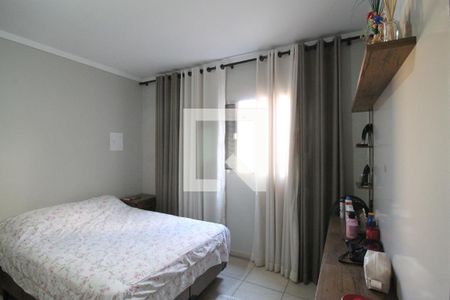 Casa à venda com 200m², 4 quartos e 2 vagasQuarto 3 - Suíte