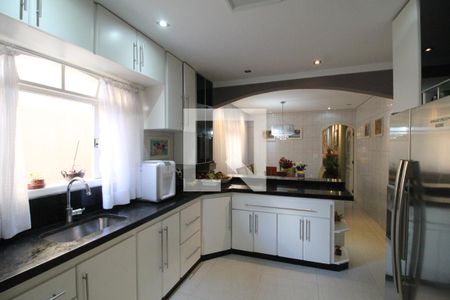 Casa à venda com 200m², 4 quartos e 2 vagasCozinha