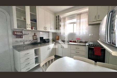 Apartamento para alugar com 152m², 4 quartos e 2 vagasCozinha