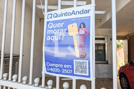 Casa à venda com 198m², 3 quartos e 2 vagas Casa à venda com 198m², 3 quartos e 2 vagasFachada
