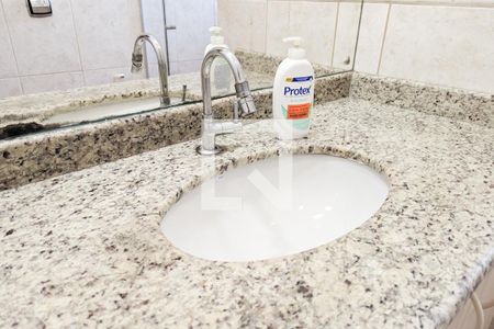 Casa à venda com 198m², 3 quartos e 2 vagas Casa à venda com 198m², 3 quartos e 2 vagasBanheiro da suíte
