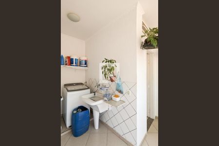 Casa à venda com 198m², 3 quartos e 2 vagas Casa à venda com 198m², 3 quartos e 2 vagasÁrea de serviço