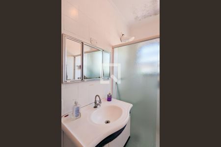 Casa à venda com 198m², 3 quartos e 2 vagas Casa à venda com 198m², 3 quartos e 2 vagasBanheiro