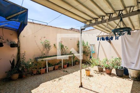 Casa à venda com 198m², 3 quartos e 2 vagas Casa à venda com 198m², 3 quartos e 2 vagasQuintal
