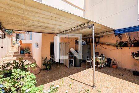Casa à venda com 198m², 3 quartos e 2 vagas Casa à venda com 198m², 3 quartos e 2 vagasQuintal