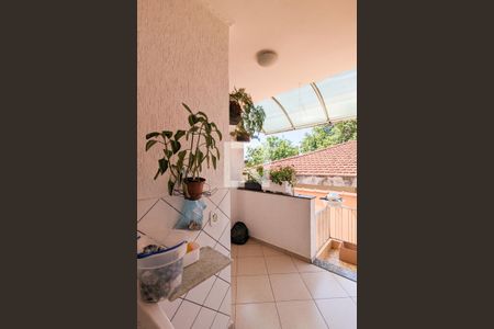 Casa à venda com 198m², 3 quartos e 2 vagas Casa à venda com 198m², 3 quartos e 2 vagasÁrea de serviço