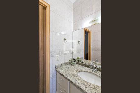 Casa à venda com 198m², 3 quartos e 2 vagas Casa à venda com 198m², 3 quartos e 2 vagasBanheiro da suíte