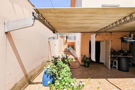 Casa à venda com 198m², 3 quartos e 2 vagas Casa à venda com 198m², 3 quartos e 2 vagasQuintal