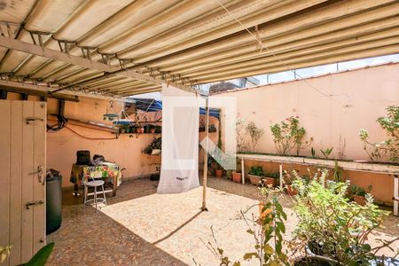 Casa à venda com 198m², 3 quartos e 2 vagas Casa à venda com 198m², 3 quartos e 2 vagasQuintal