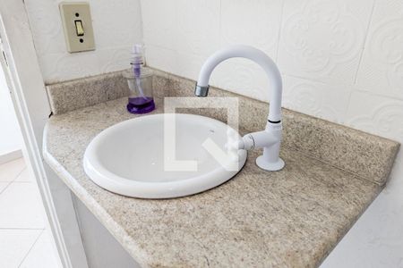 Casa à venda com 198m², 3 quartos e 2 vagas Casa à venda com 198m², 3 quartos e 2 vagasBanheiro de serviço