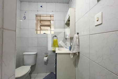 Banheiro de casa à venda com 2 quartos, 100m² em Alto de Pinheiros, São Paulo