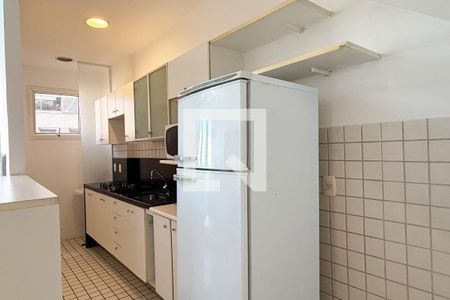 Cozinha e Área de Serviço de apartamento para alugar com 2 quartos, 130m² em Gonzaga, Santos