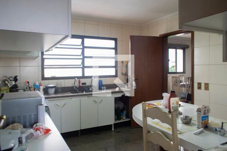 Apartamento para alugar com 175m², 4 quartos e 2 vagas Apartamento para alugar com 175m², 4 quartos e 2 vagasCozinha
