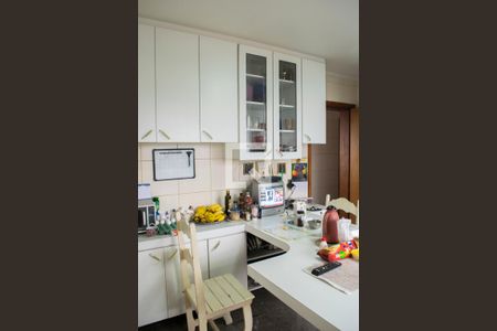 Apartamento para alugar com 175m², 4 quartos e 2 vagas Apartamento para alugar com 175m², 4 quartos e 2 vagasCozinha