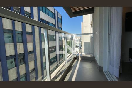 Apartamento à venda com 57m², 1 quarto e 1 vaga Apartamento à venda com 57m², 1 quarto e 1 vagaVaranda