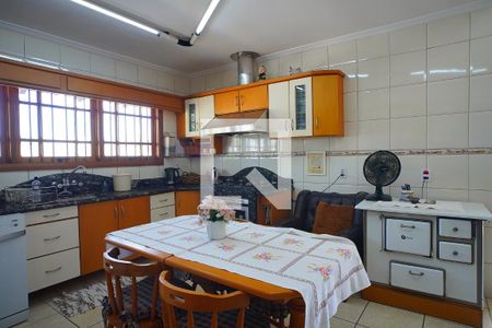 Cozinha de casa para alugar com 4 quartos, 562m² em Santa Maria Goretti, Porto Alegre