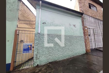 Casa à venda com 300m², 2 quartos e 2 vagasFachada