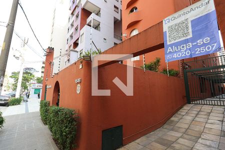 Apartamento à venda com 104m², 3 quartos e 1 vaga Apartamento à venda com 104m², 3 quartos e 1 vagaFachada com Plaquinha de Aluguel