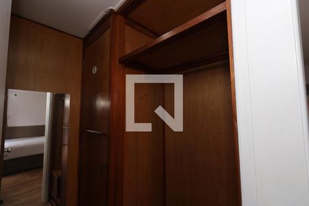 Apartamento à venda com 104m², 3 quartos e 1 vaga Apartamento à venda com 104m², 3 quartos e 1 vagaCloset Quarto 3 Suíte