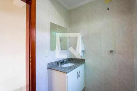 Casa à venda com 242m², 3 quartos e 2 vagasBanheiro social 2