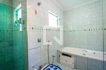 Casa à venda com 242m², 3 quartos e 2 vagasBanheiro do quarto 1