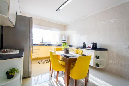 Casa à venda com 242m², 3 quartos e 2 vagasCozinha